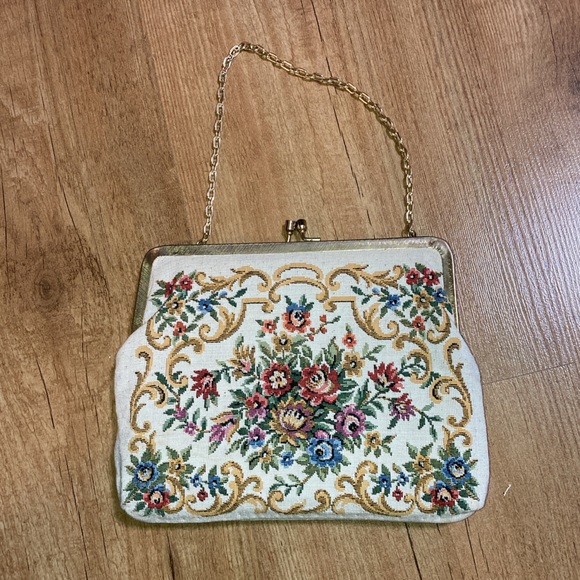 VINTAGE WAHLBORG FLORAL TAPESTRY PURSE GOLD GILT FRAME WITH CHAIN - Picture 4 of 16